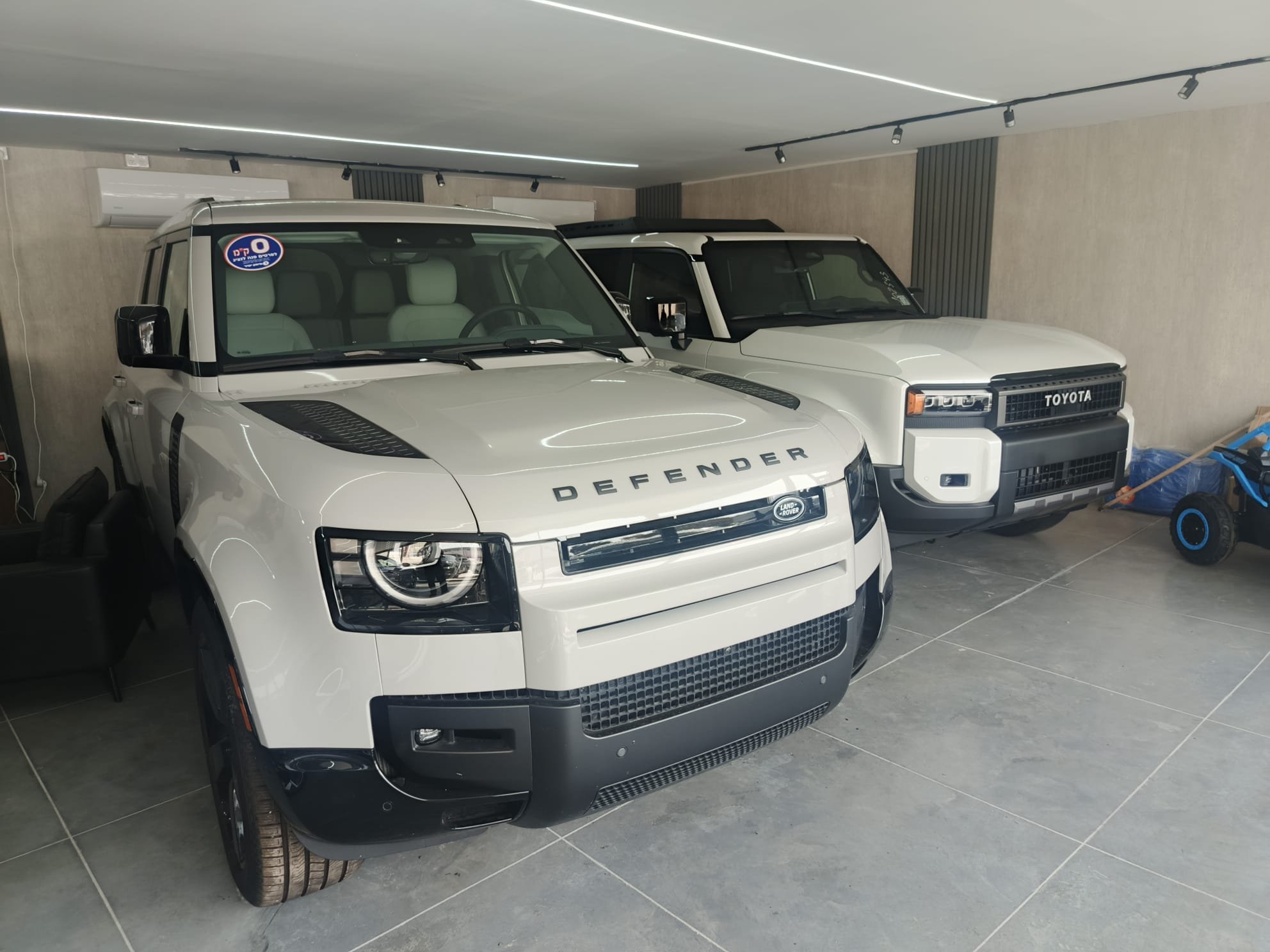 Land Rover defender 4*4 — 1